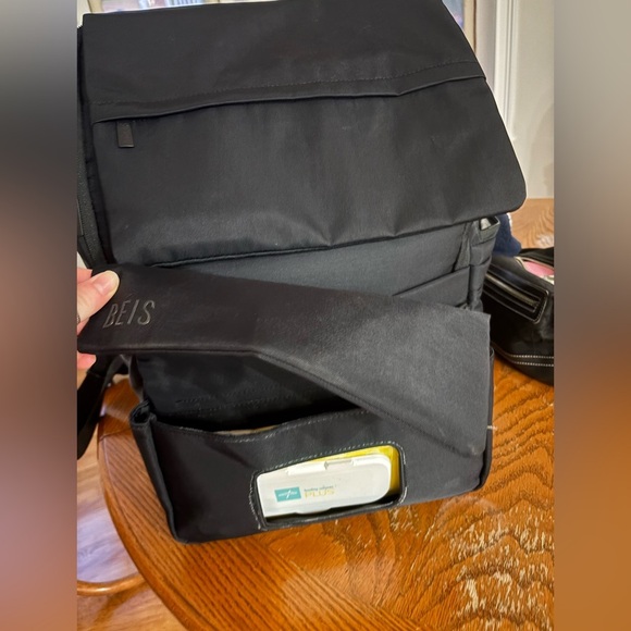 BEIS Ultimate Diaper Bag- sold out new version - Picture 6 of 10
